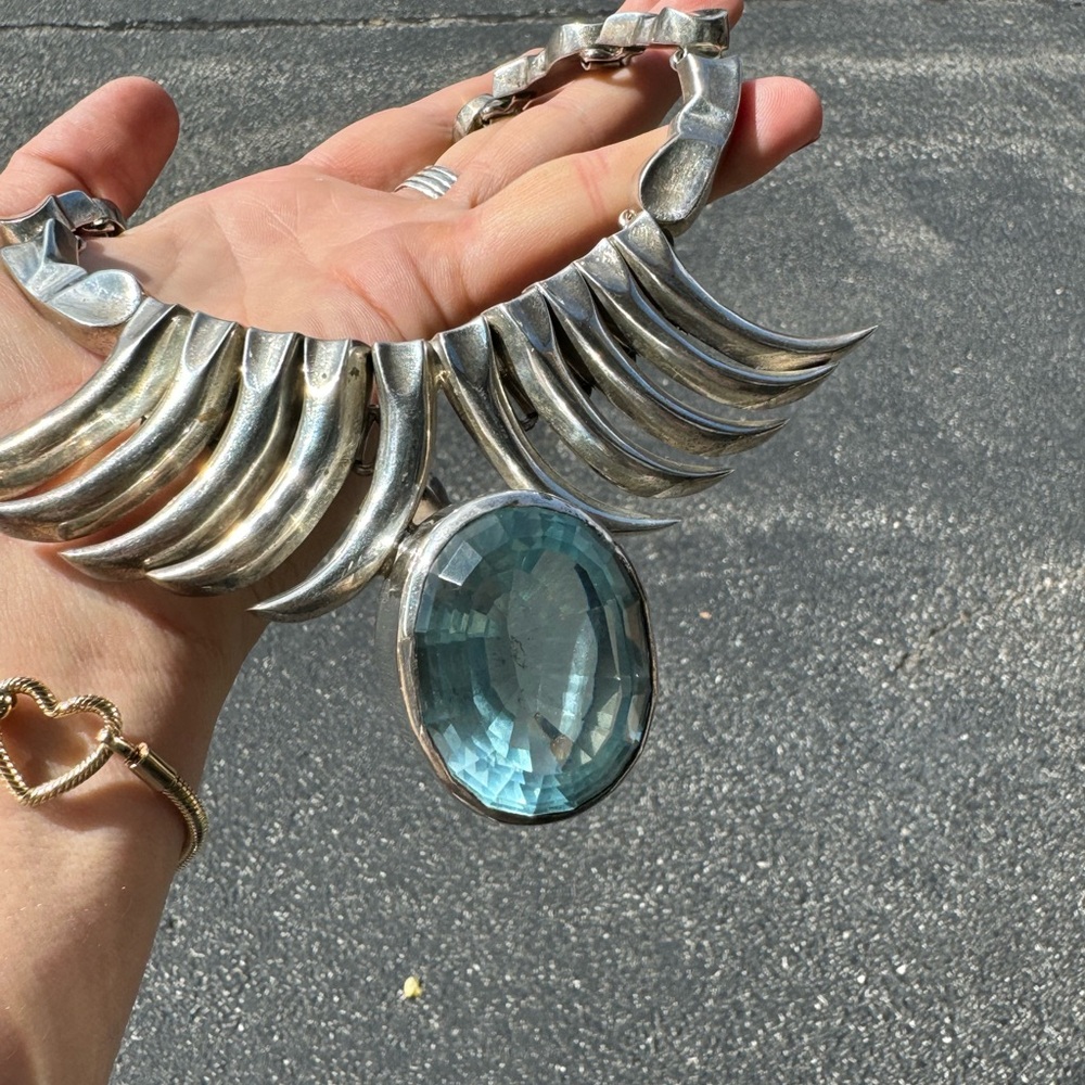 MEXICAN MODERNIST STERLING SILVER NECKLACE, MID 20th London Blue Topaz 399g - Picture 2 of 15